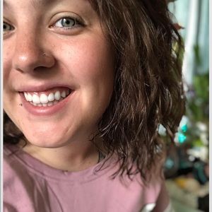 Meet your Posher, Kayla